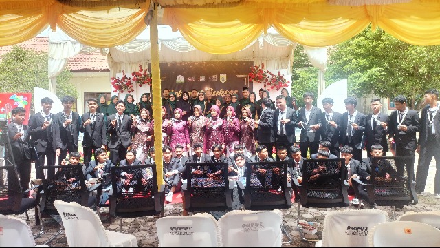 SMK Negeri 4 Meulaboh Gelar Karya Seni Meriahkan Pelepasan Siswa Teknik Geomatika dan Geologi Pertambangan